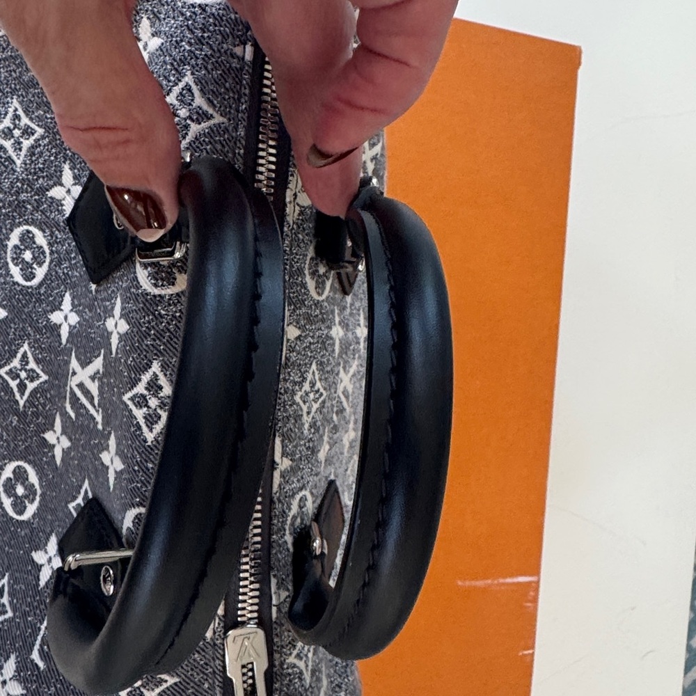 I lowered the price to sell  
Louis Vuitton Black and Gray Monogram Speedy 25 - Picture 9 of 16